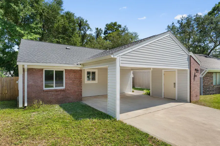 208 Cottonwood Court, Niceville, FL 32578 - #2