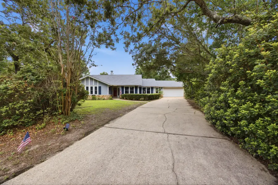 406 Greenwood Way, Niceville, FL 32578 - #2
