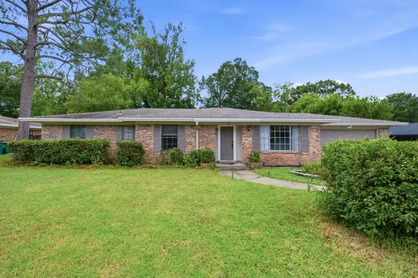 8 Poplar Avenue, Shalimar, FL 32579