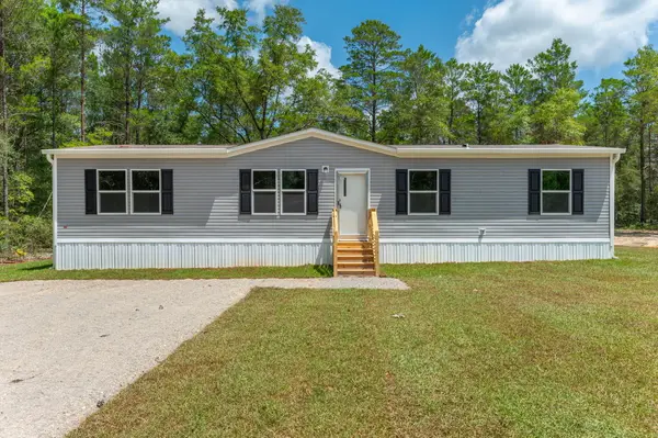 72 W Hyacinth Avenue, DeFuniak Springs, FL 32433
