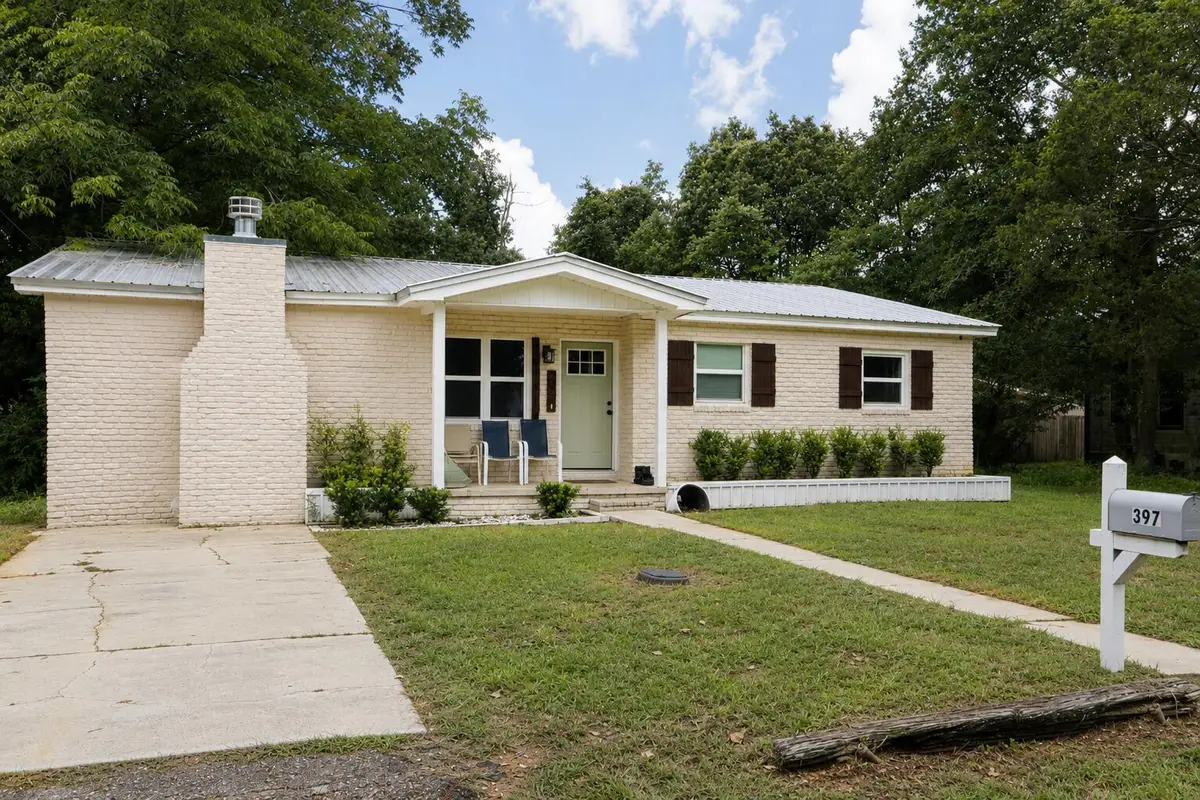 397 W Orange Avenue, Defuniak Springs, FL 32435 - #1