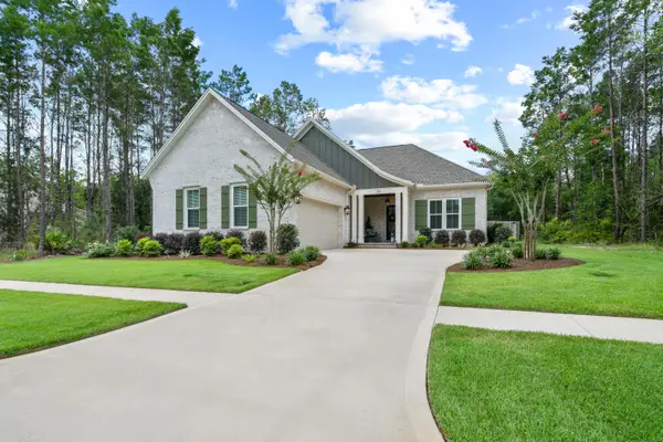 102 Shimmer Circle, Freeport, FL 32439