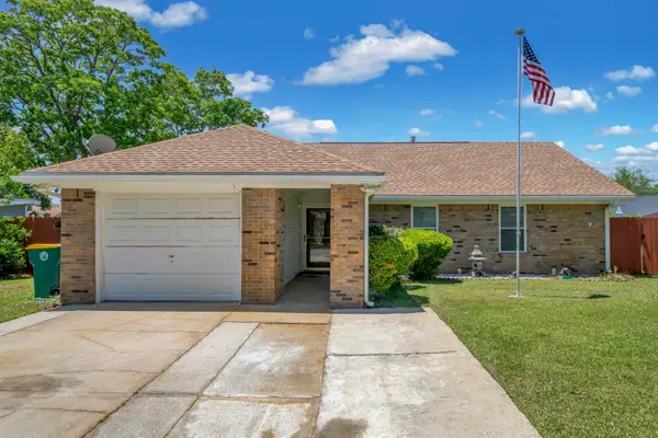 1022 Blvd De La Parisienne, Mary Esther, FL 32569