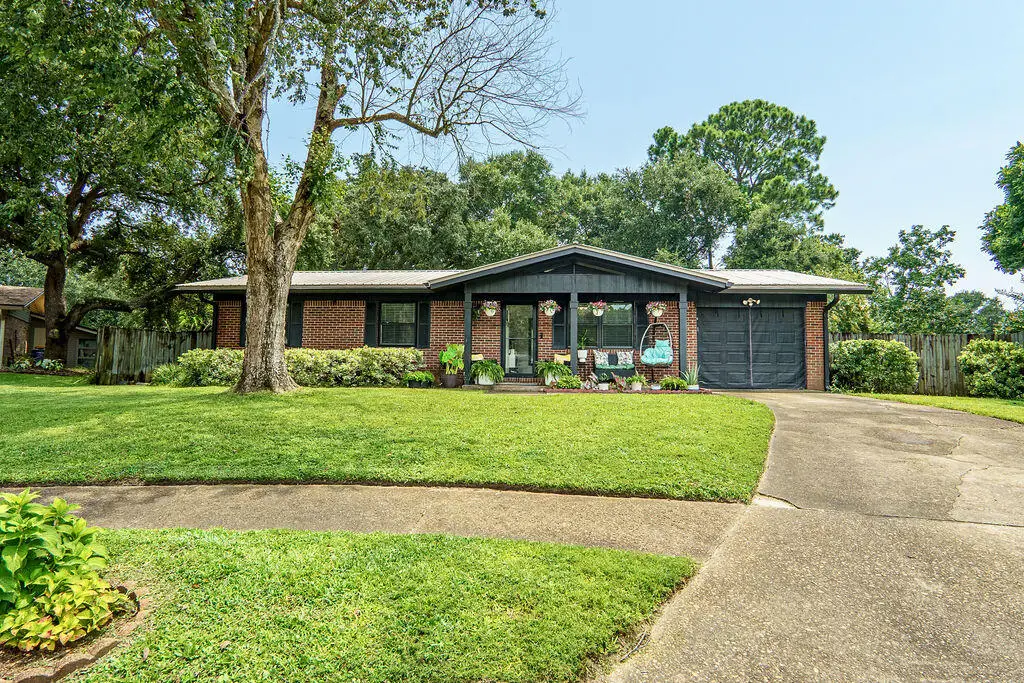 123 Pinewood Terrace, Fort Walton Beach, FL 32548 - #1