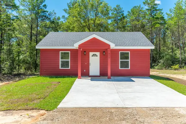 916 E Dogwood Avenue, DeFuniak Springs, FL 32433