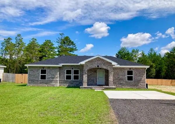 169 E Honeysuckle Street, DeFuniak Springs, FL 32433