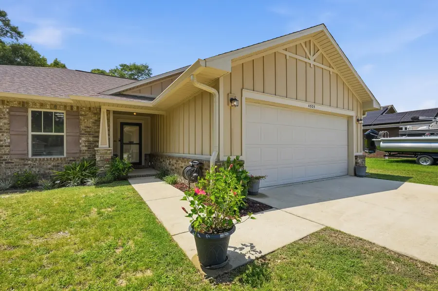 4325 Glen Forest Drive, Milton, FL 32583 - #3