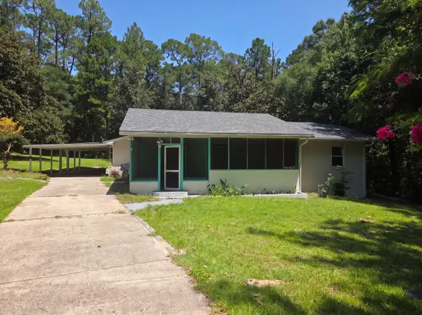 97 Walnut Avenue, DeFuniak Springs, FL 32435