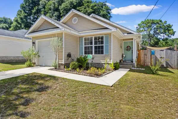 2941 Mccarty Avenue, Crestview, FL 32539
