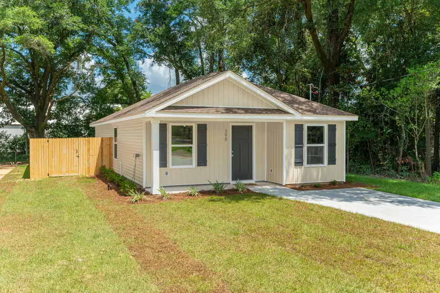 399 E Railroad Avenue, Crestview, FL 32539 - #2