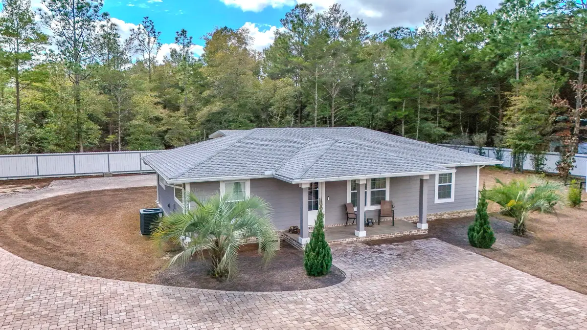 521 W Juniper Avenue, Defuniak Springs, FL 32433 - #1