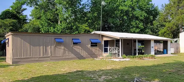 33 W Oleander Avenue, Mossy Head, FL 32434