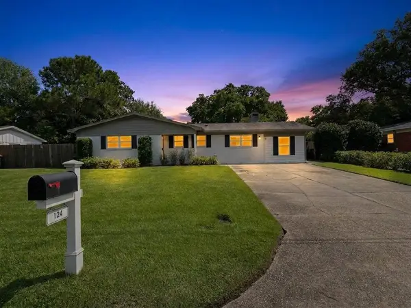 124 NW Sotir Street, Fort Walton Beach, FL 32548