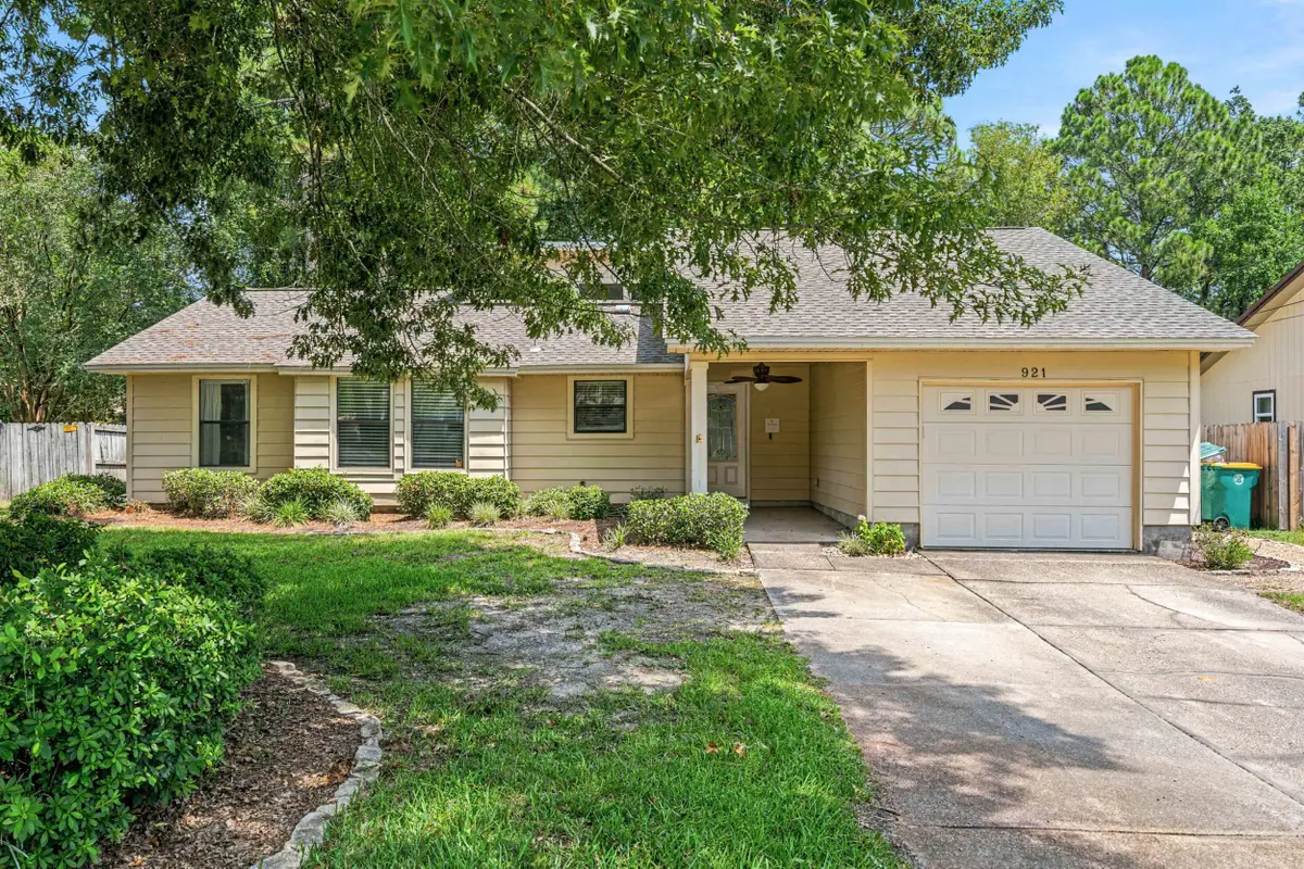 921 Nutmeg Avenue, Niceville, FL 32578 - #1
