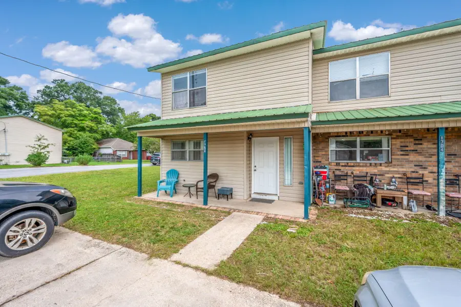 1702 E 1st Avenue, Crestview, FL 32539 - #2