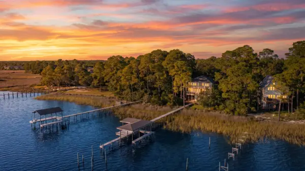 7109 Wells Avenue, Navarre, FL 32566