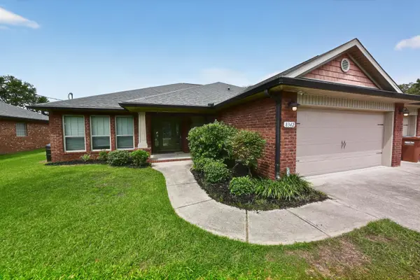8342 Randall Drive, Navarre, FL 32566