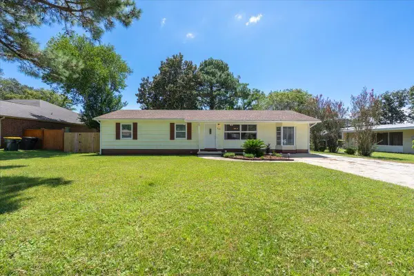 222 NW Moriarty Street, Fort Walton Beach, FL 32548