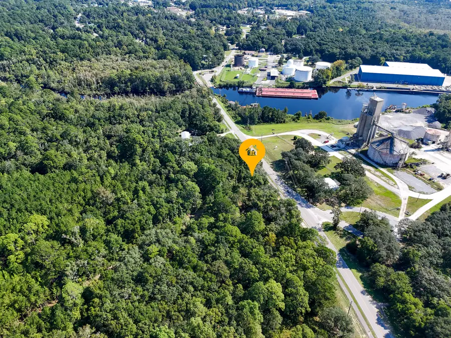 700 E County Highway 83a, Freeport, FL 32439 - #2