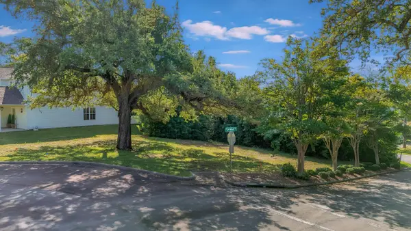 1150 Cove Pointe Drive, Panama City, FL 32401