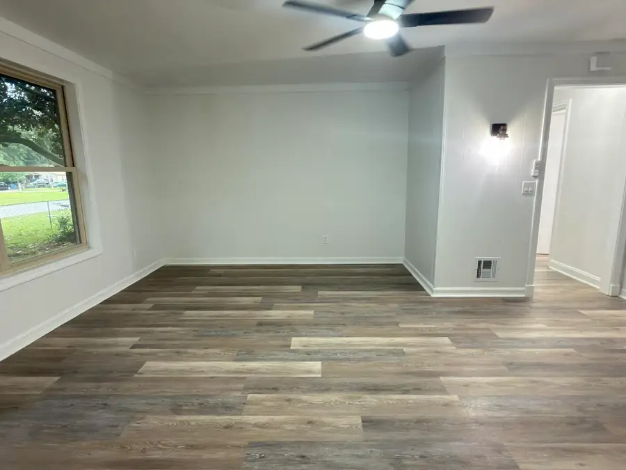 215 E 3rd Avenue, Crestview, FL 32536 - #3