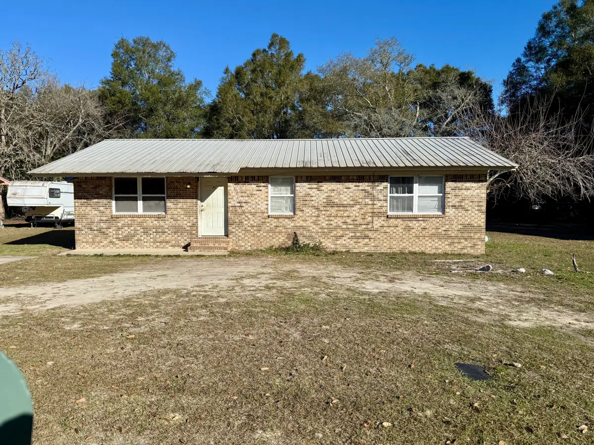 71 Constitution Avenue, Defuniak Springs, FL 32433 - #1