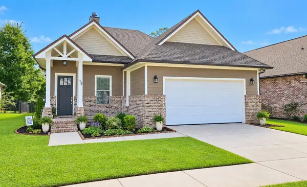 38 Oaktree Boulevard, Freeport, FL 32439
