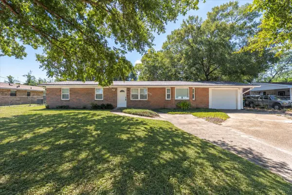 631 Manchester Road, Fort Walton Beach, FL 32547