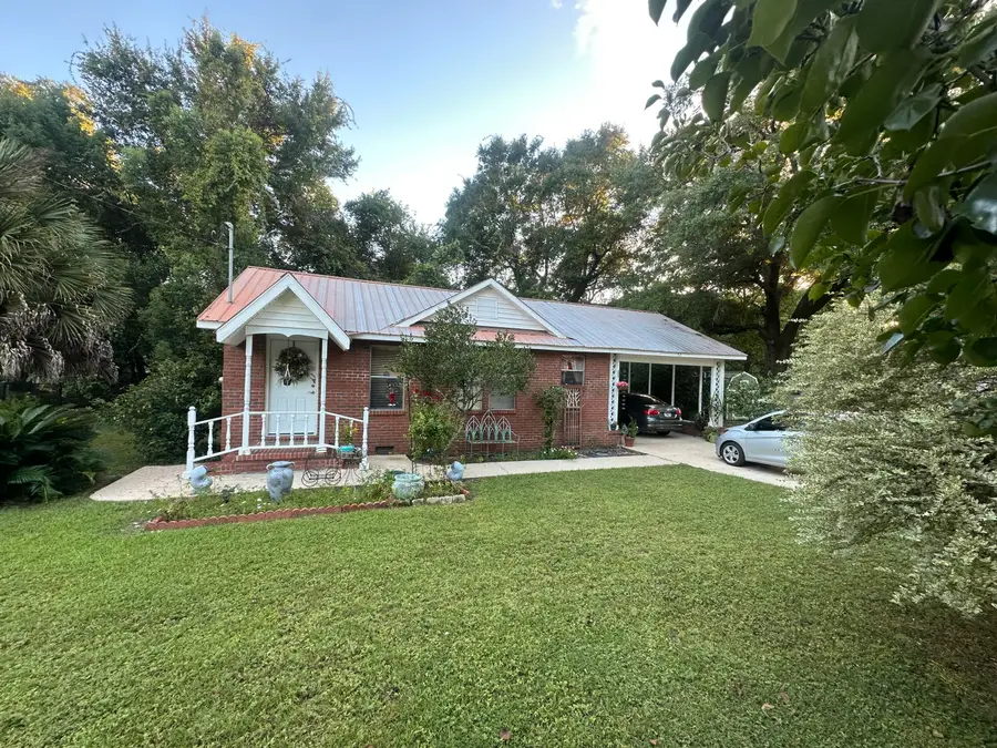 52 E Orange Avenue, Defuniak Springs, FL 32435 - #2