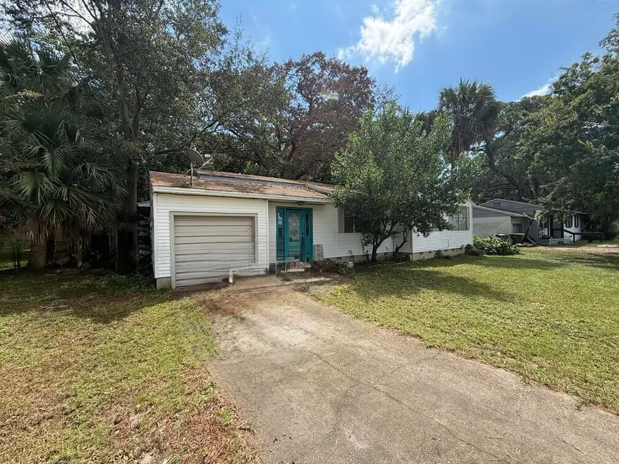215 NE Highway Avenue, Fort Walton Beach, FL 32547 - #2