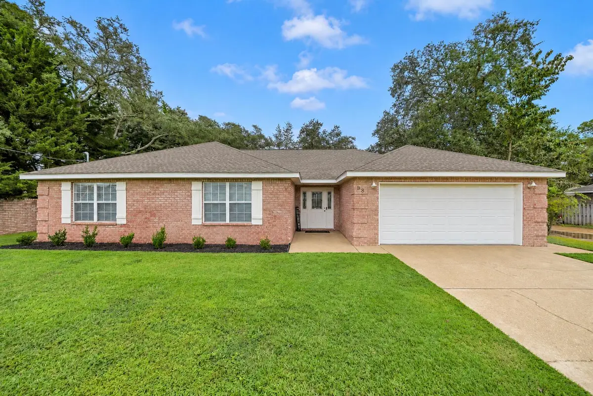 98 Point Comfort Road, Mary Esther, FL 32569 - #1
