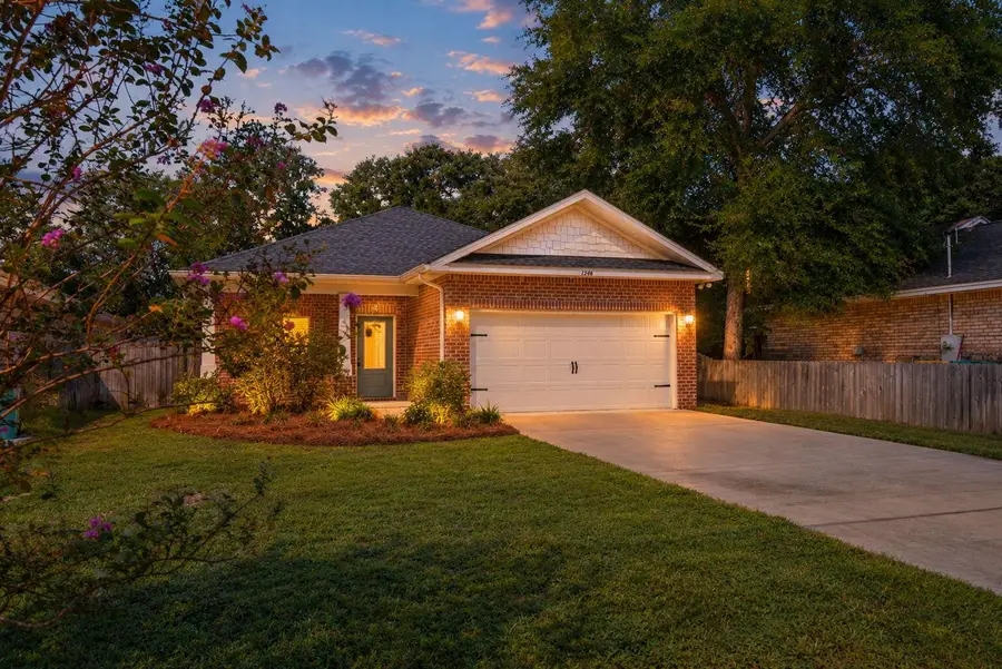 1436 Hickory Street, Niceville, FL 32578 - #2