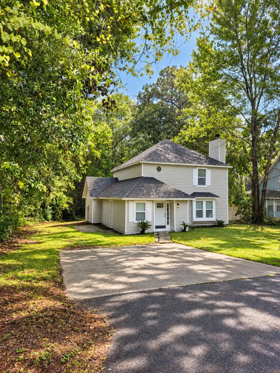176 Country Manor Road, Defuniak Springs, FL 32435 - #2