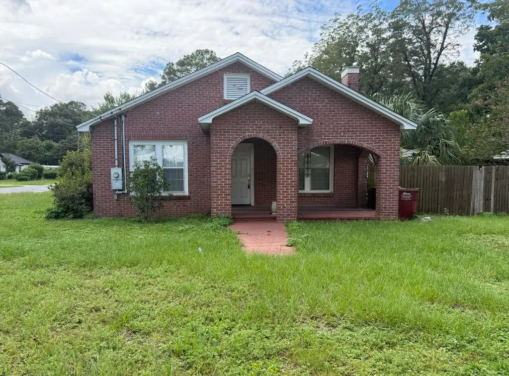 398 S Spring Street, Crestview, FL 32536 - #1