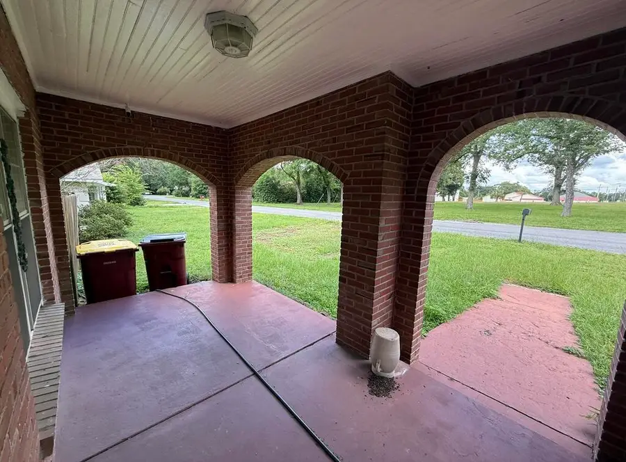398 S Spring Street, Crestview, FL 32536 - #2