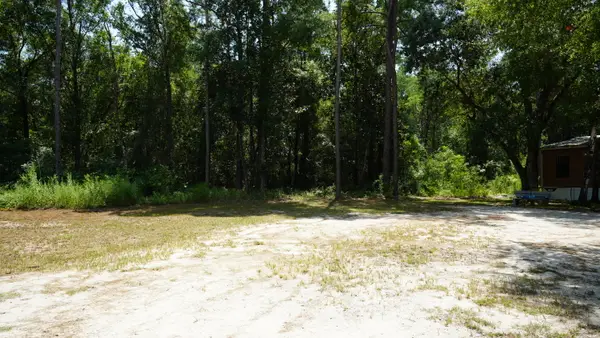 107 Canary Drive, Freeport, FL 32439