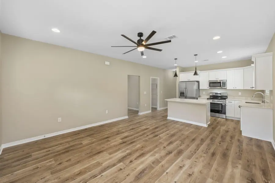 439 E Bowers Avenue, Crestview, FL 32539 - #3