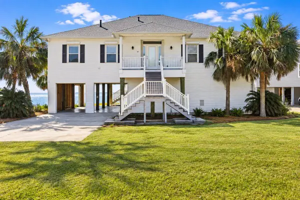 4881 Soundside Drive, Gulf Breeze, FL 32563