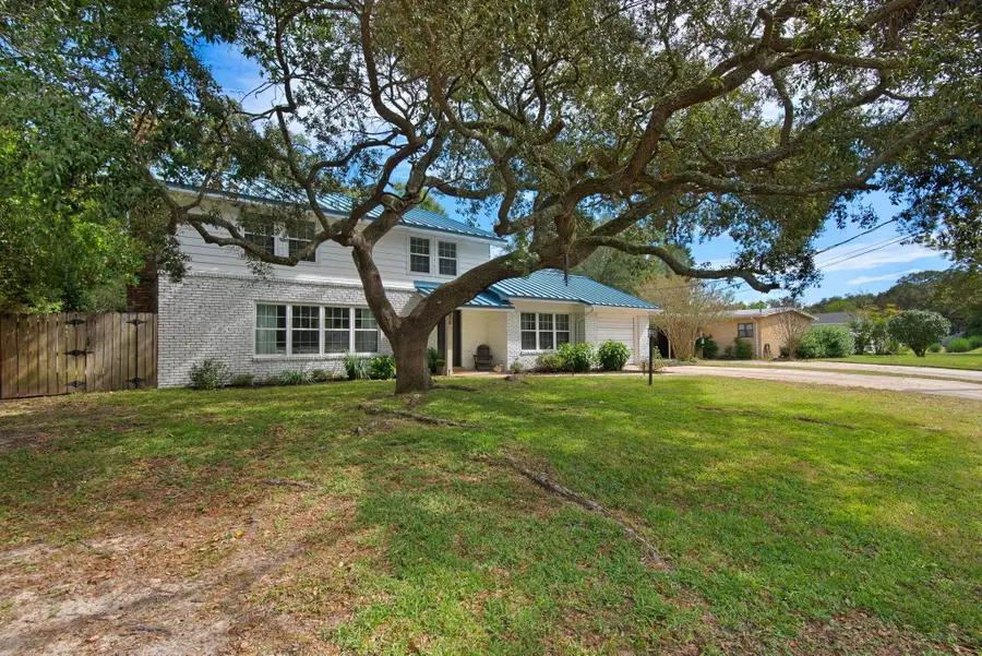 576 Pocahontas Drive, Fort Walton Beach, FL 32547 - #3