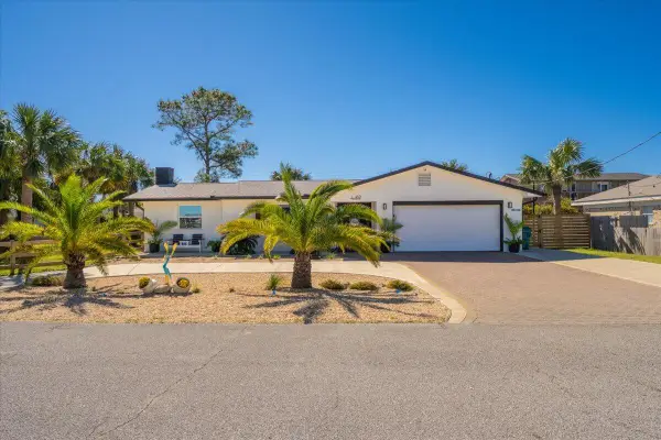 450 Caviar Drive, Fort Walton Beach, FL 32548