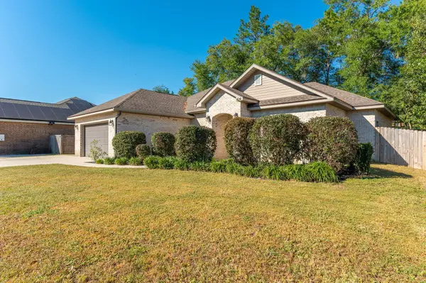 424 Shoal River Drive, Crestview, FL 32539