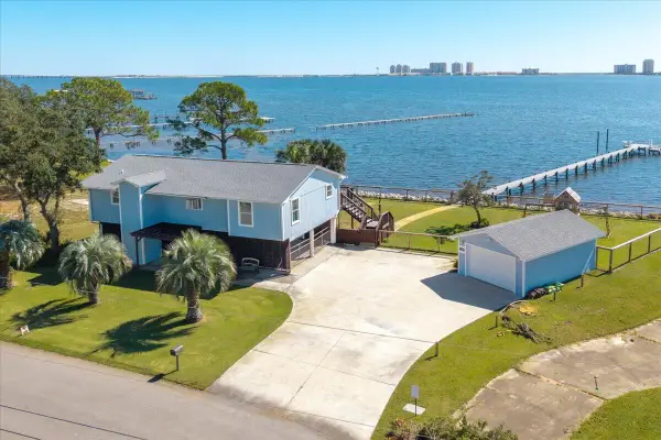 7991 Newport Street, Navarre, FL 32566