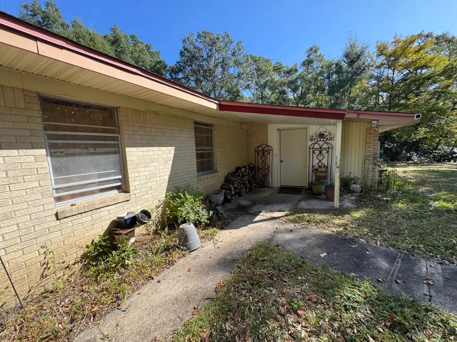 3211 Maple Street, Crestview, FL 32539 - #2