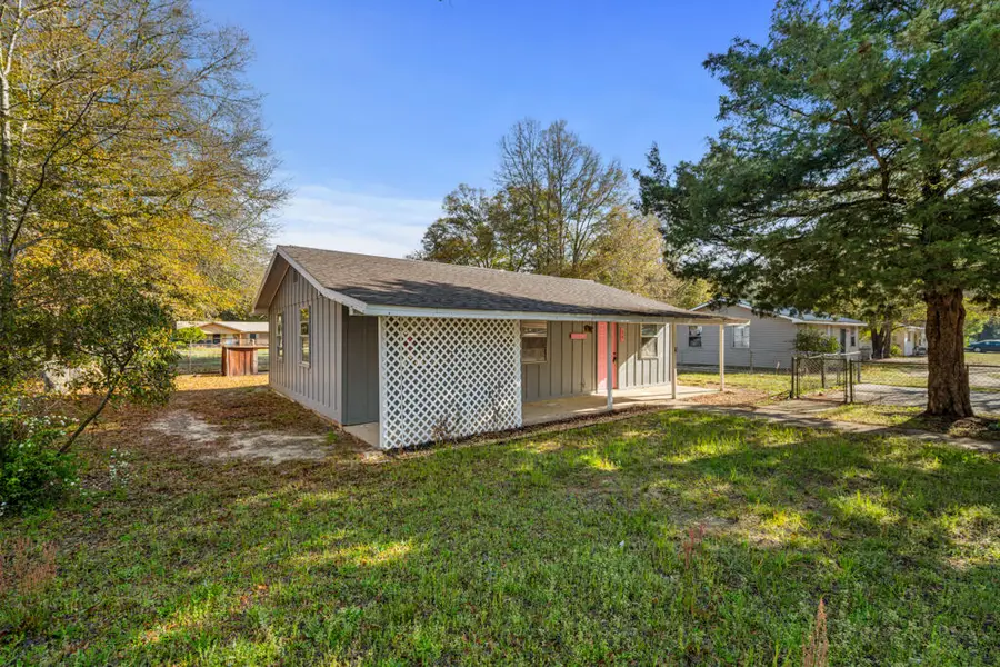 39 Will Kelly Avenue, Defuniak Springs, FL 32433 - #2