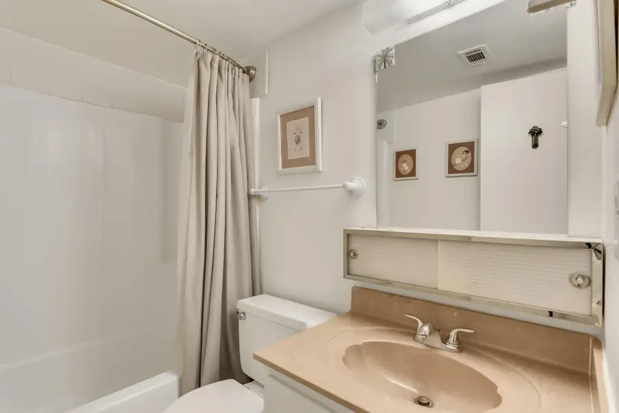 209 W Miracle Strip Parkway #D201, Mary Esther, FL 32569 - Image #3