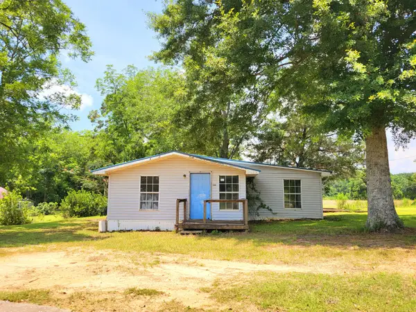 8094 Highway 393, Laurel Hill, FL 32567