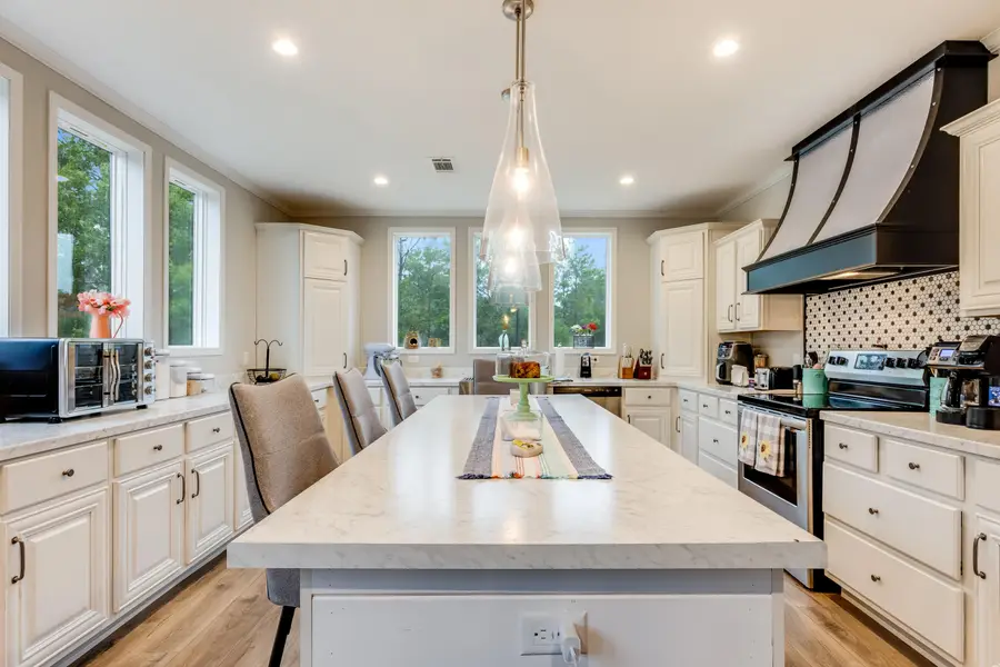 120 W Clover Lane, Defuniak Springs, FL 32433 - Image #2