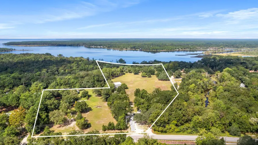 147 Dexton King Road, Freeport, FL 32439 - Image #2