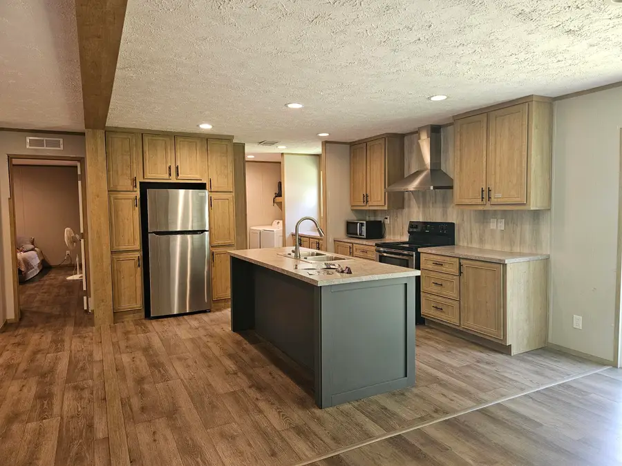 158 W Violet Lane, Defuniak Springs, FL 32433 - Image #2