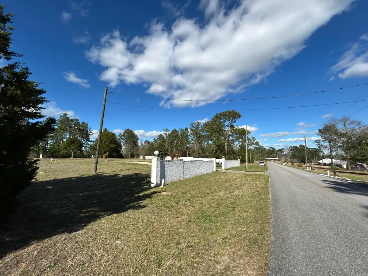 327 Ten Lake Drive, Defuniak Springs, FL 32433 - Image #1